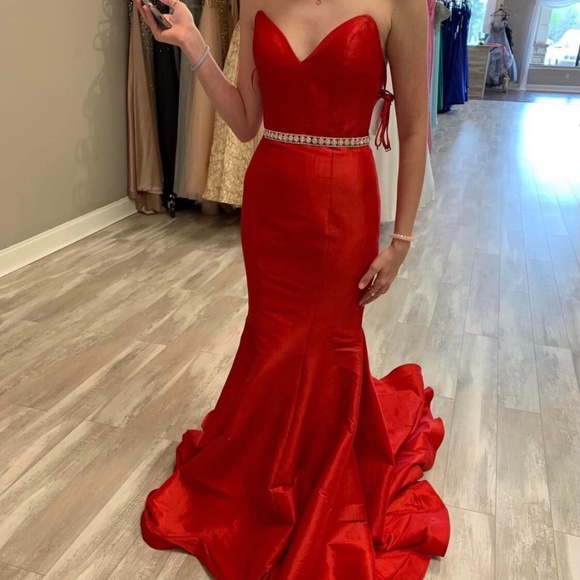 Jovani Red prom dress - Picture 1 of 1